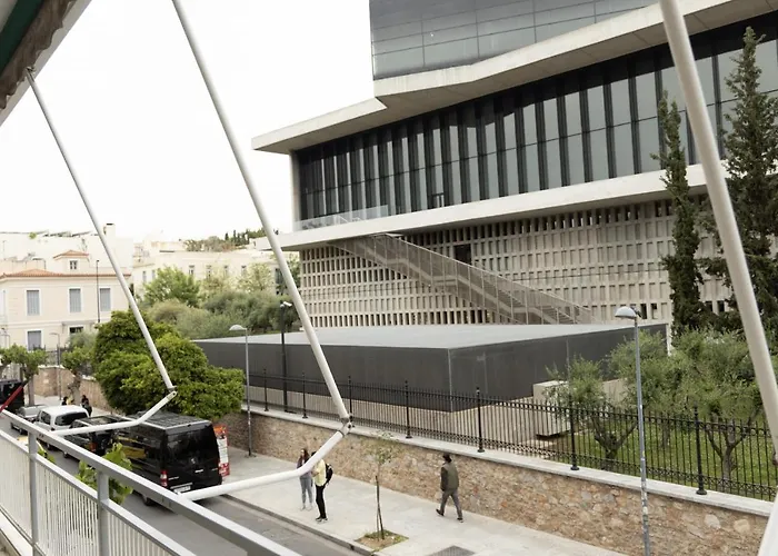 Spacious High-Ceiling 2-Bedroom By Acropolis Museum